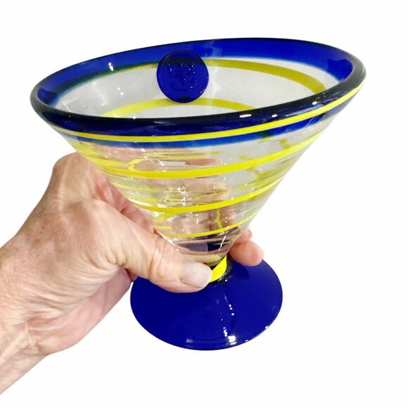 Kosta Boda Set of 2 Hand Blown Martini Cocktail Glasses Royal Caribbean - Picture 6 of 9